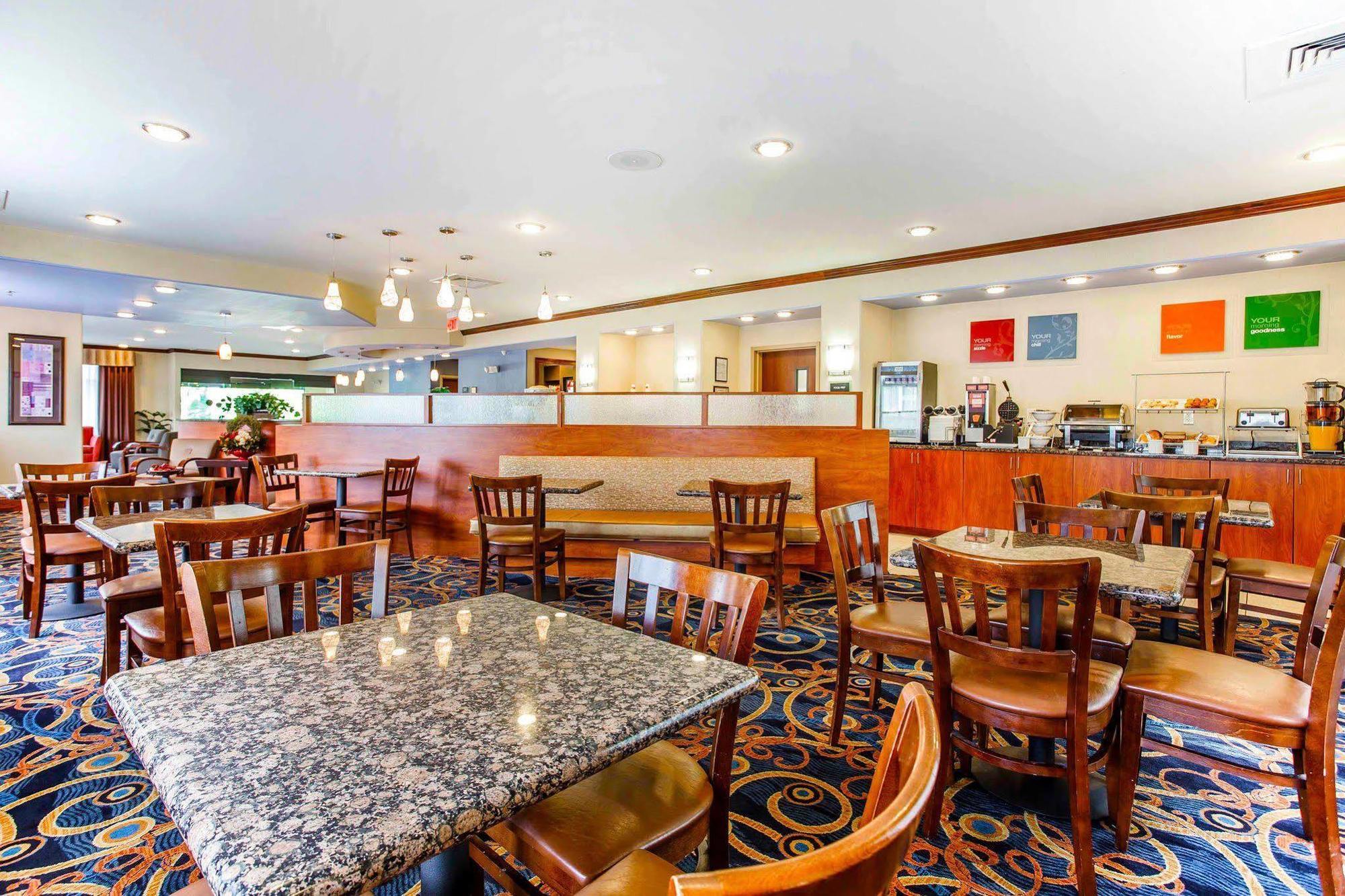 Comfort Suites At Kennesaw State University Bagian luar foto